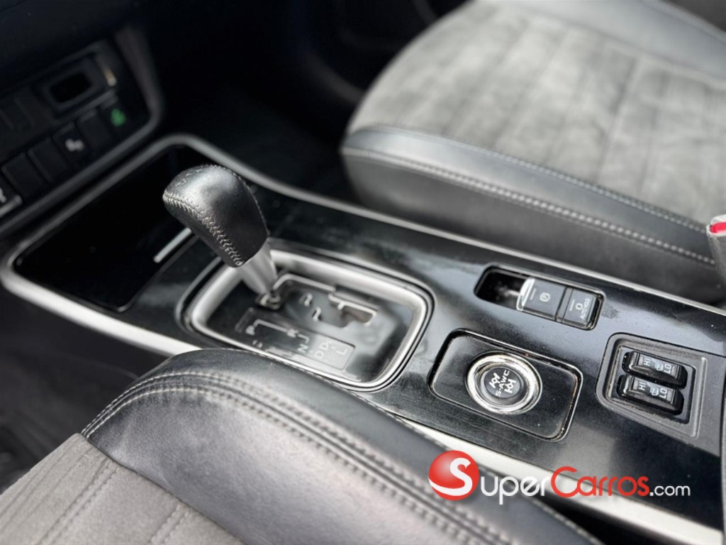 2020 Mitsubishi Motors Outlander SEL — foto 4 / 12