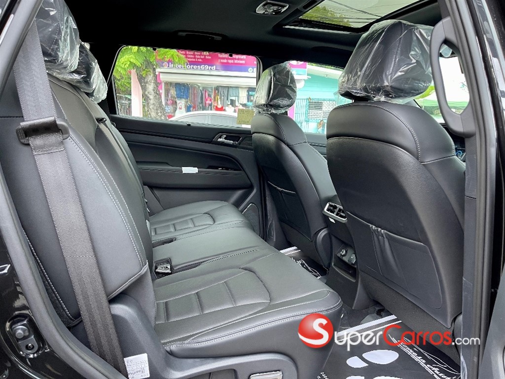 2027 KGM Rexton SPORT — foto 11 / 12