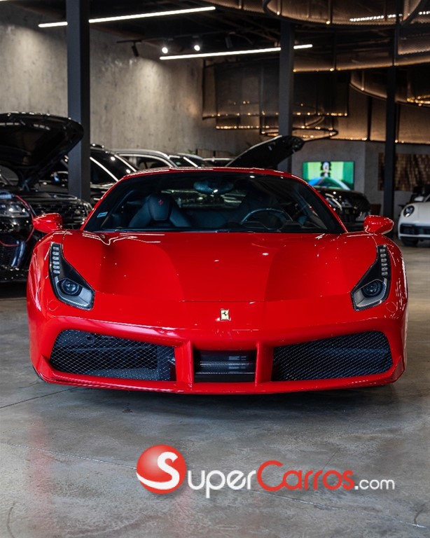 2016 Ferrari 488 GTB — foto 2 / 12