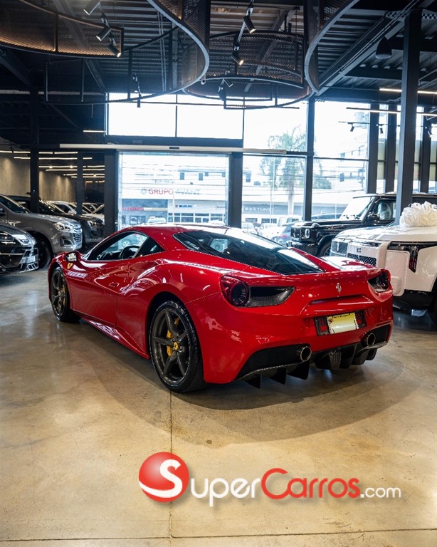 2016 Ferrari 488 GTB — foto 4 / 12