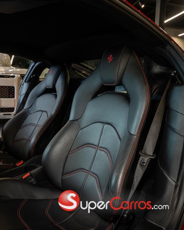 2016 Ferrari 488 GTB — foto 10 / 12