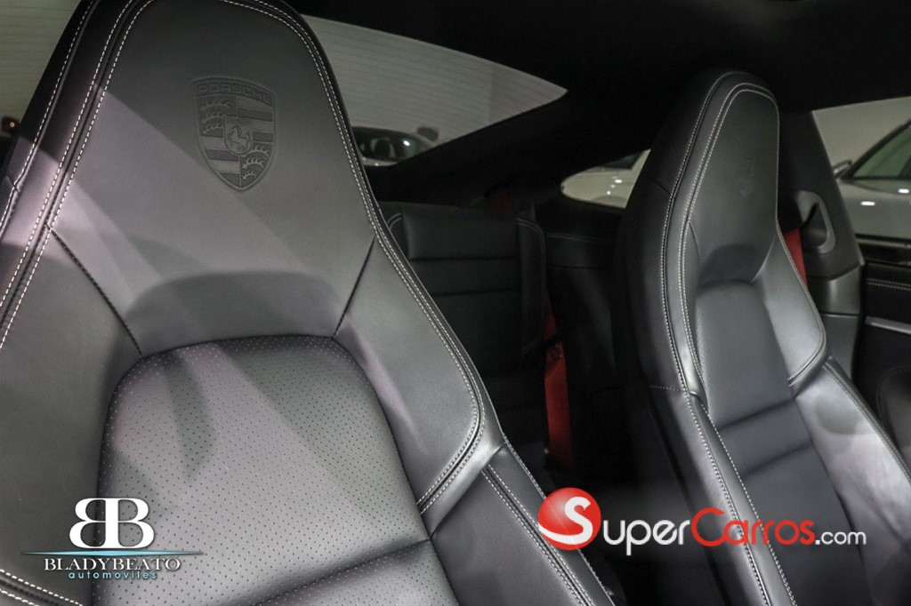 2021 Porsche 911 Carrera S — foto 9 / 12