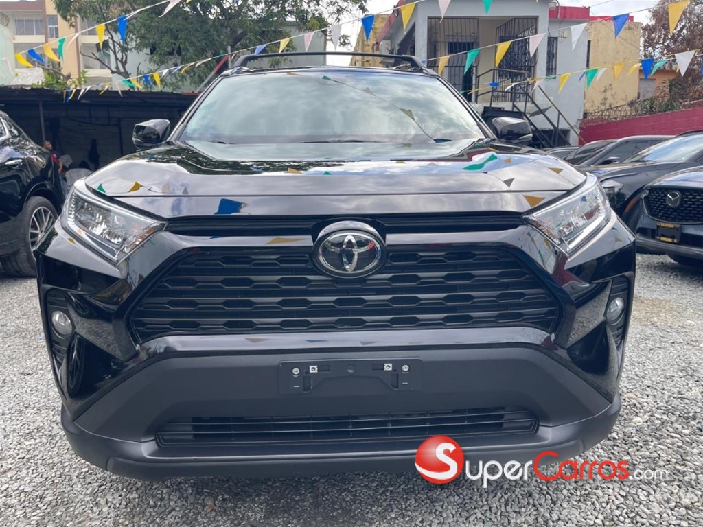 2021 Toyota RAV4 XLE Premium — foto 2 / 11