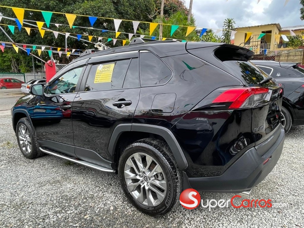 2021 Toyota RAV4 XLE Premium — foto 5 / 11