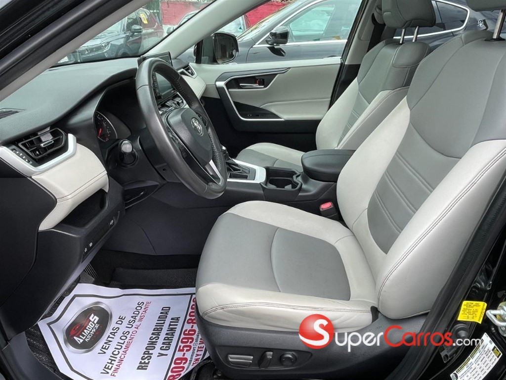 2021 Toyota RAV4 XLE Premium — foto 8 / 11