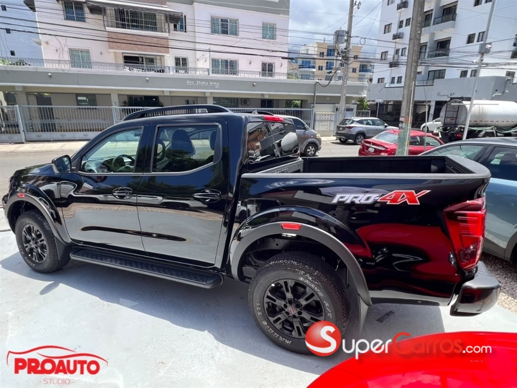 2026 Nissan Frontier Pro-4X — foto 4 / 10