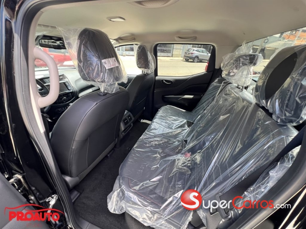 2026 Nissan Frontier Pro-4X — foto 8 / 10
