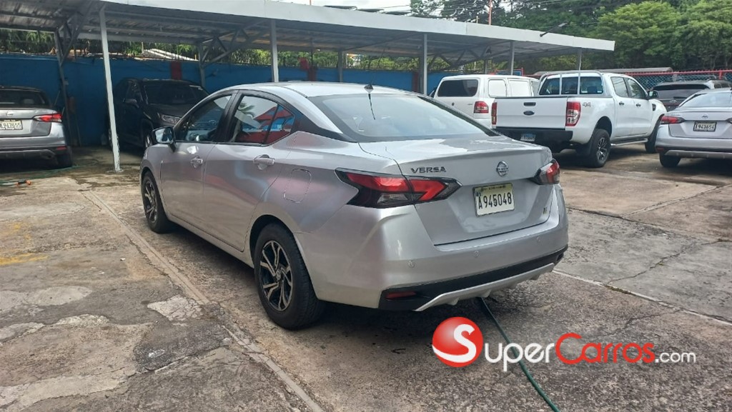 2022 Nissan Versa — foto 4 / 12