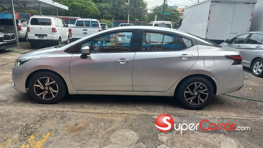 2022 Nissan Versa — foto 6 / 12