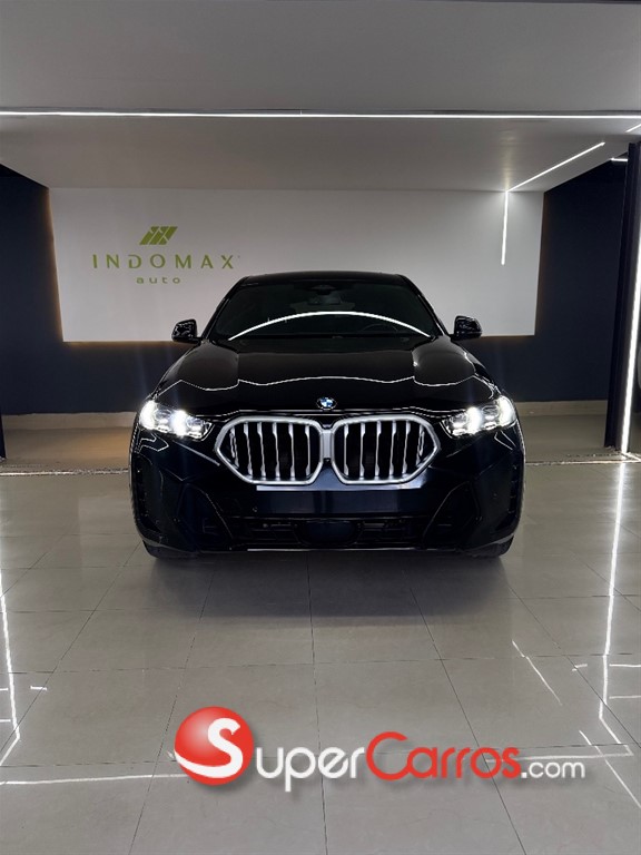 2025 BMW X 6 xDrive40i — foto 2 / 12