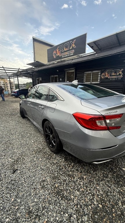 2018 Honda Accord LX — foto 3 / 11