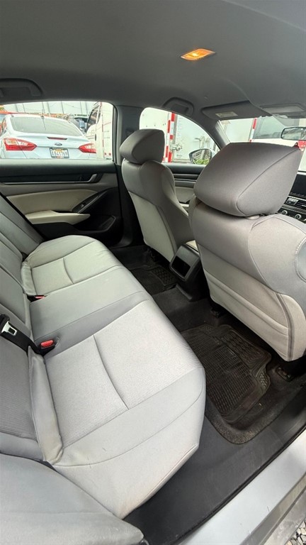 2018 Honda Accord LX — foto 7 / 11