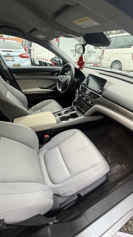 2018 Honda Accord LX — foto 8 / 11