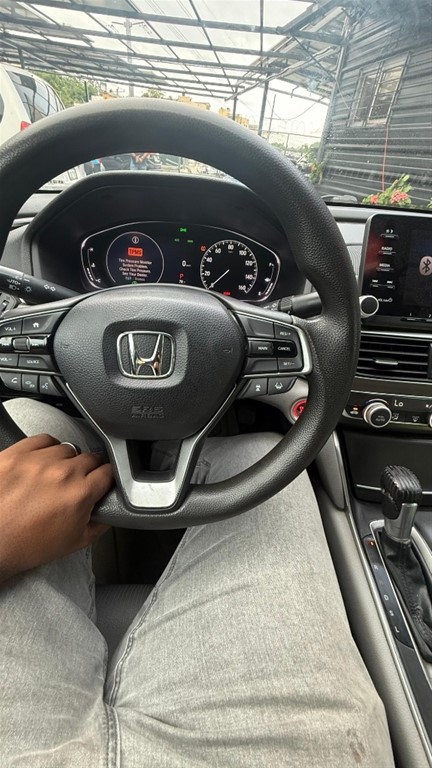 2018 Honda Accord LX — foto 10 / 11