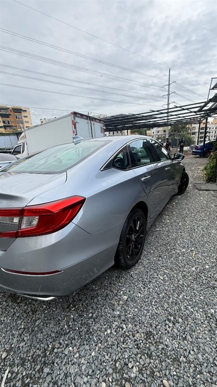 2018 Honda Accord LX — foto 11 / 11