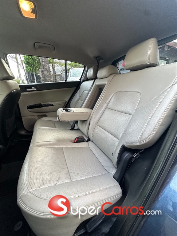 2021 Kia Sportage EX — foto 8 / 11