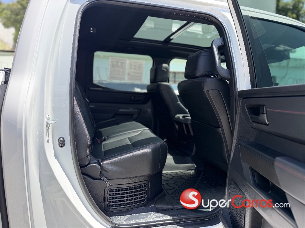 2025 Toyota Tundra TRD PRO — foto 9 / 12