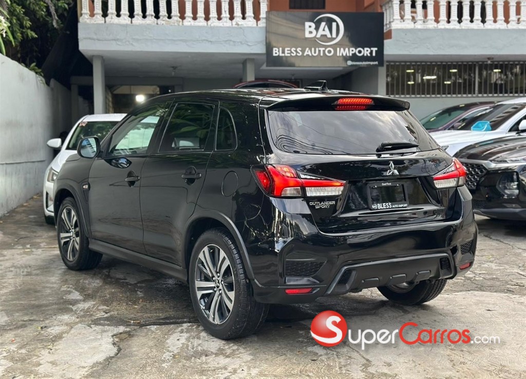 2022 Mitsubishi Motors Outlander — foto 4 / 10