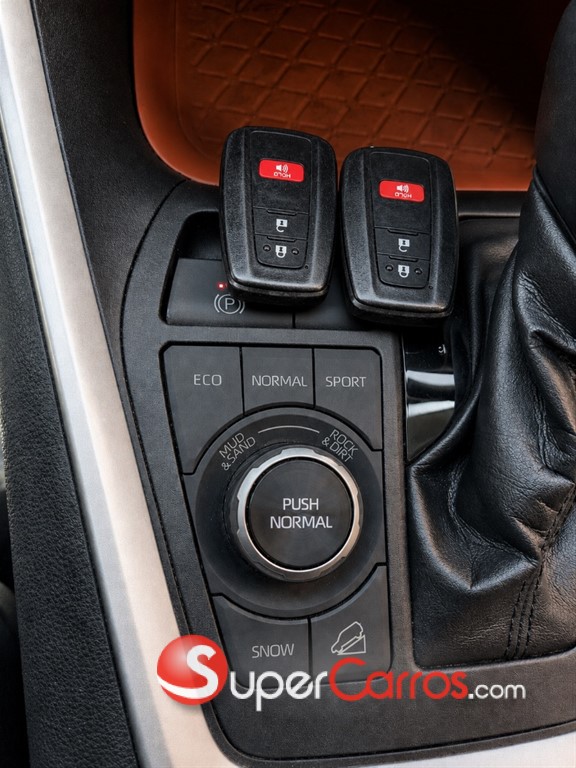 2020 Toyota RAV4 Adventure — foto 11 / 12