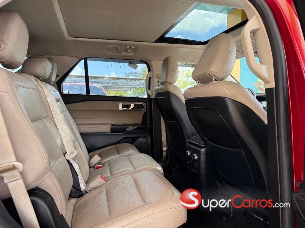 2020 Ford Explorer XLT 4WD — foto 9 / 10
