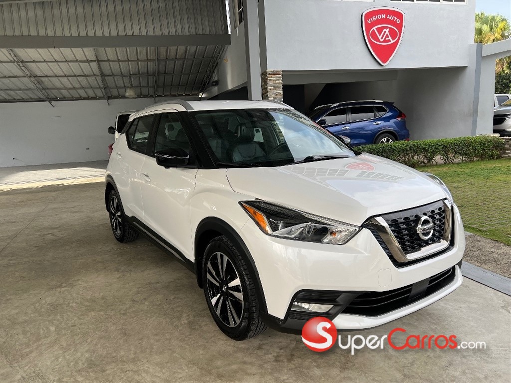2020 Nissan Kicks SR