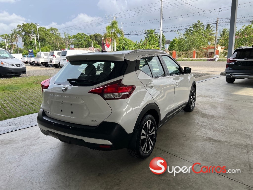 2020 Nissan Kicks SR — foto 6 / 11