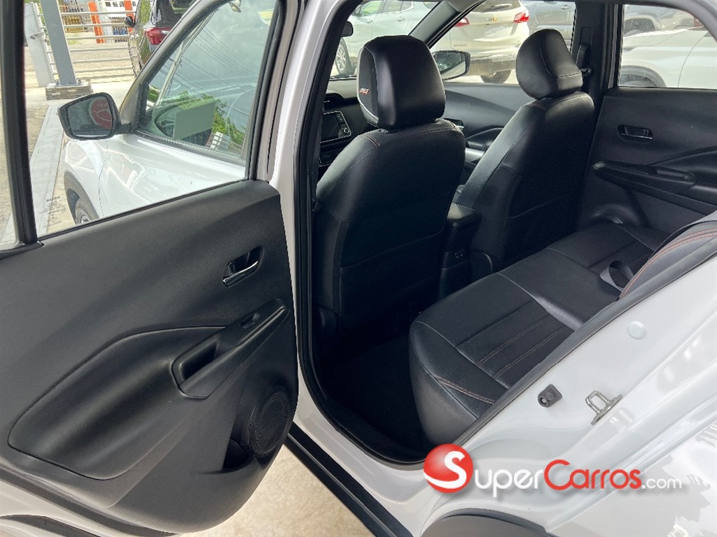 2020 Nissan Kicks SR — foto 10 / 11