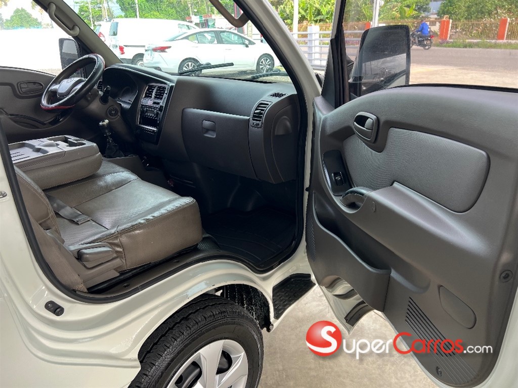 2014 Kia Bongo — foto 7 / 8