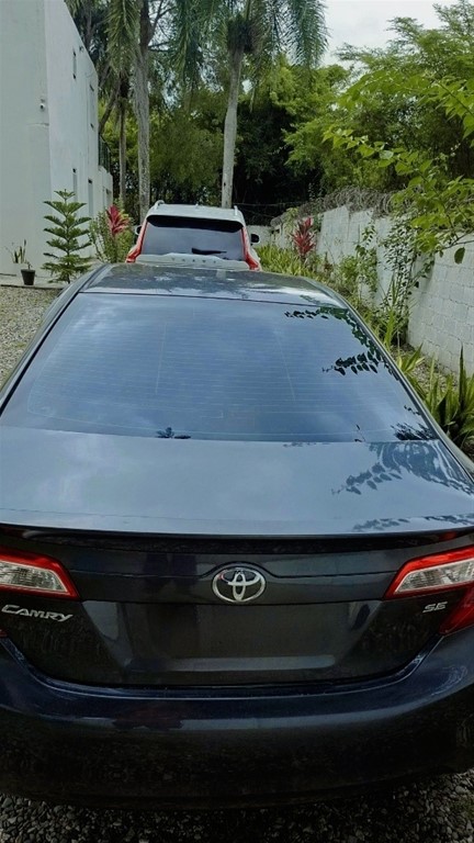 2014 Toyota Camry SE — foto 6 / 12