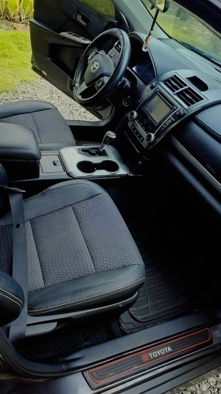 2014 Toyota Camry SE — foto 8 / 12