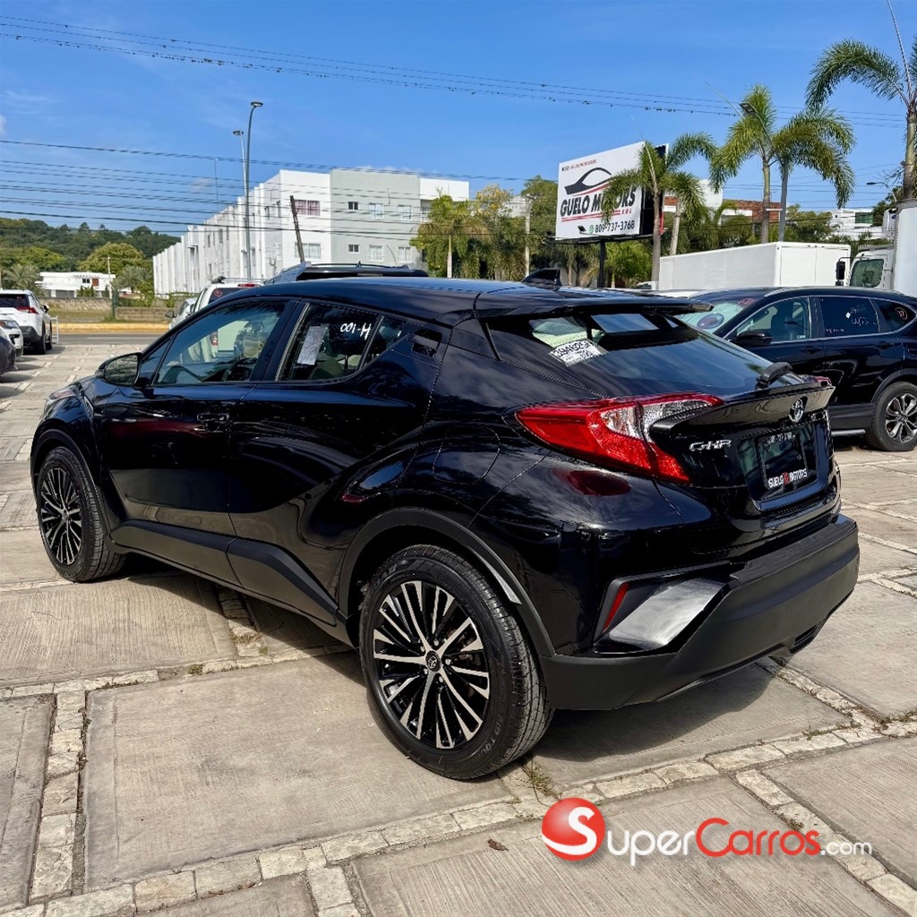 2020 Toyota C-HR LE — foto 4 / 10