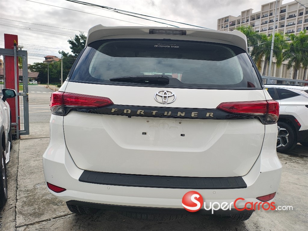 2021 Toyota Fortuner SRV — foto 5 / 10