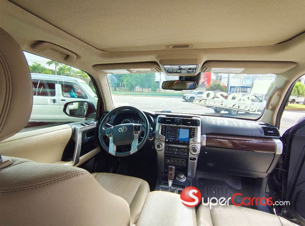 2020 Toyota 4 Runner Limited — foto 3 / 9
