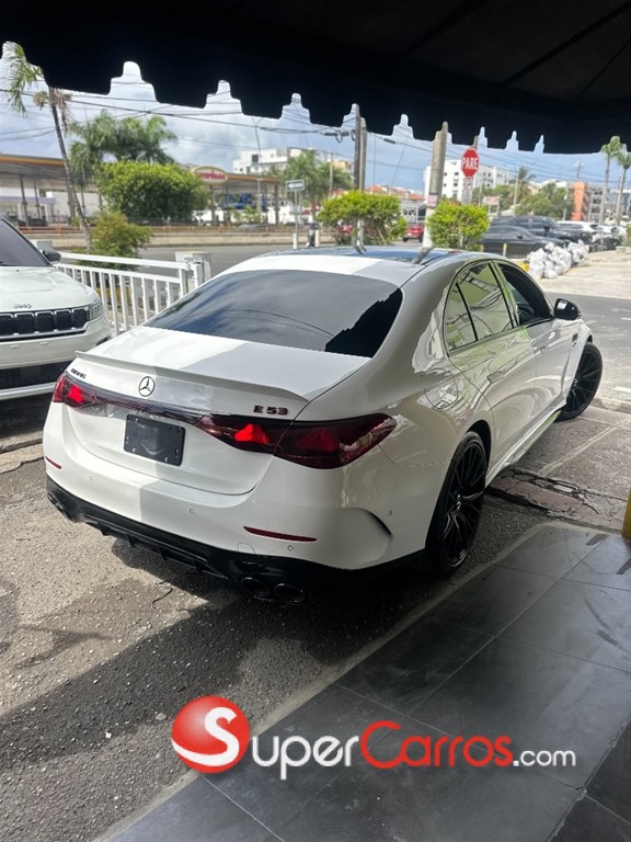 2025 Mercedes-Benz Clase E 53 AMG — foto 2 / 12