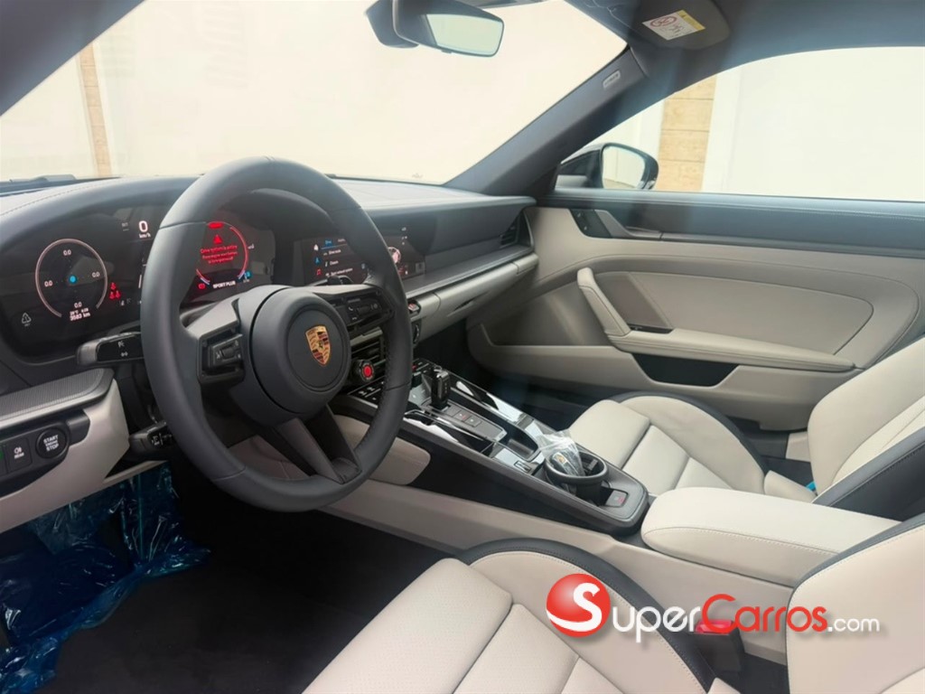 2025 Porsche 911 Carrera — foto 8 / 9