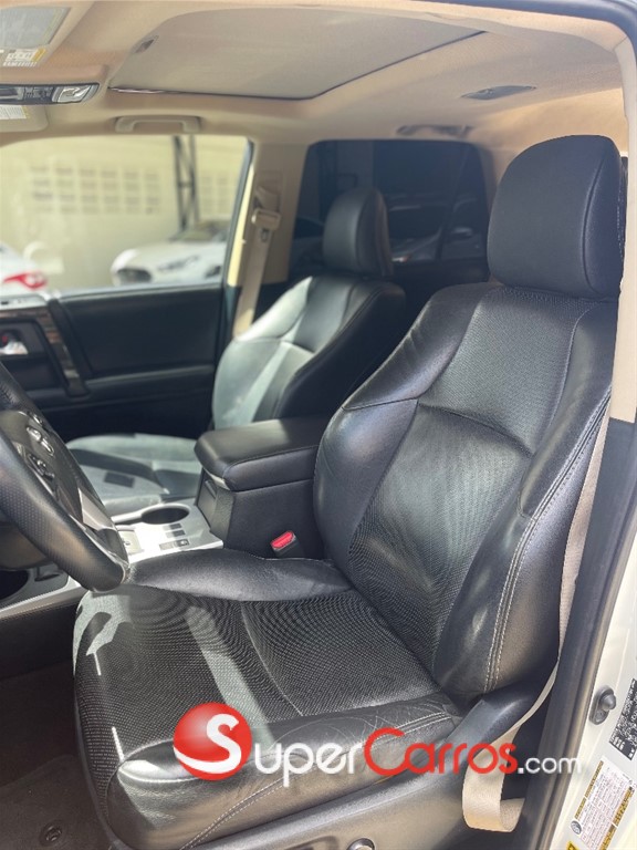 2020 Toyota 4 Runner Limited — foto 8 / 12