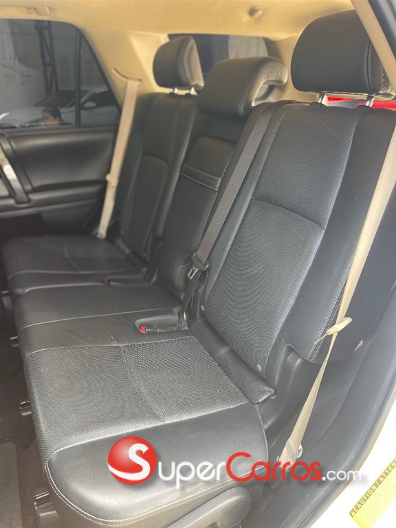 2020 Toyota 4 Runner Limited — foto 9 / 12