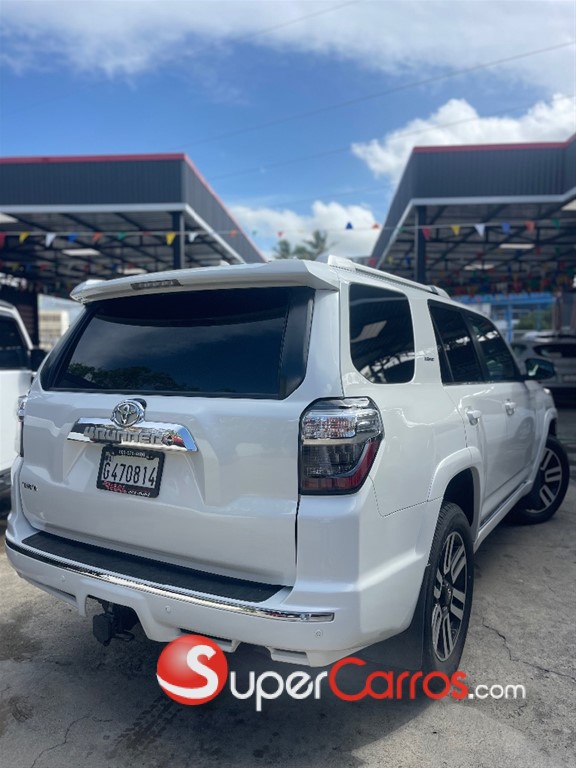 2020 Toyota 4 Runner Limited — foto 10 / 12
