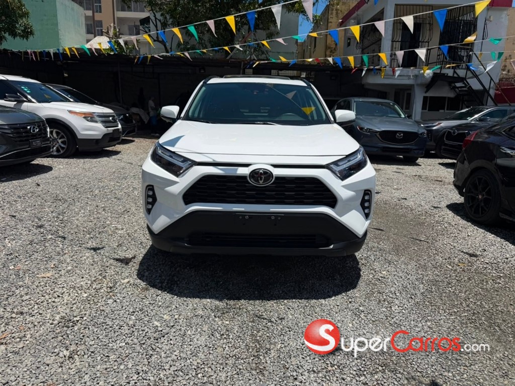 2025 Toyota RAV4 XLE Premium — foto 2 / 10