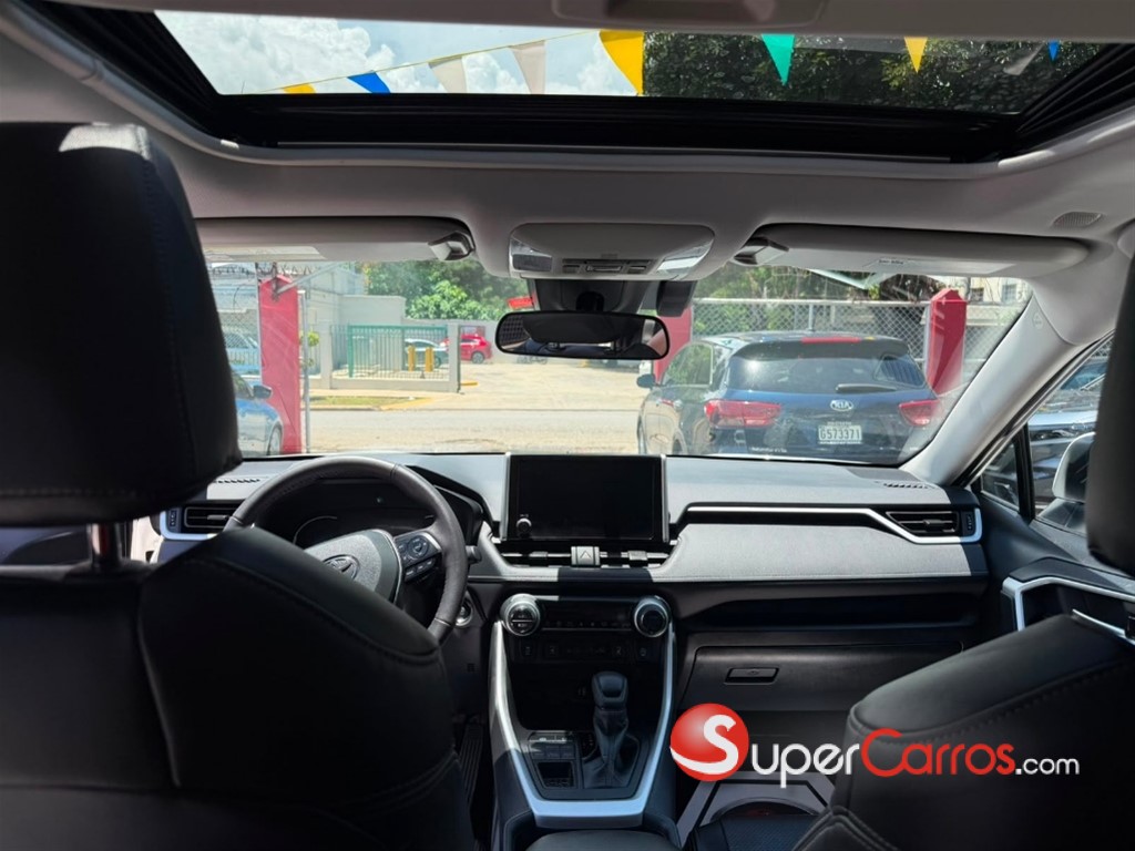 2025 Toyota RAV4 XLE Premium — foto 7 / 10