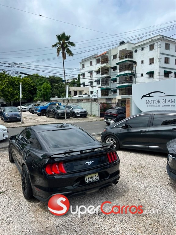 2018 Ford Mustang Ecoboost Premium — foto 7 / 12