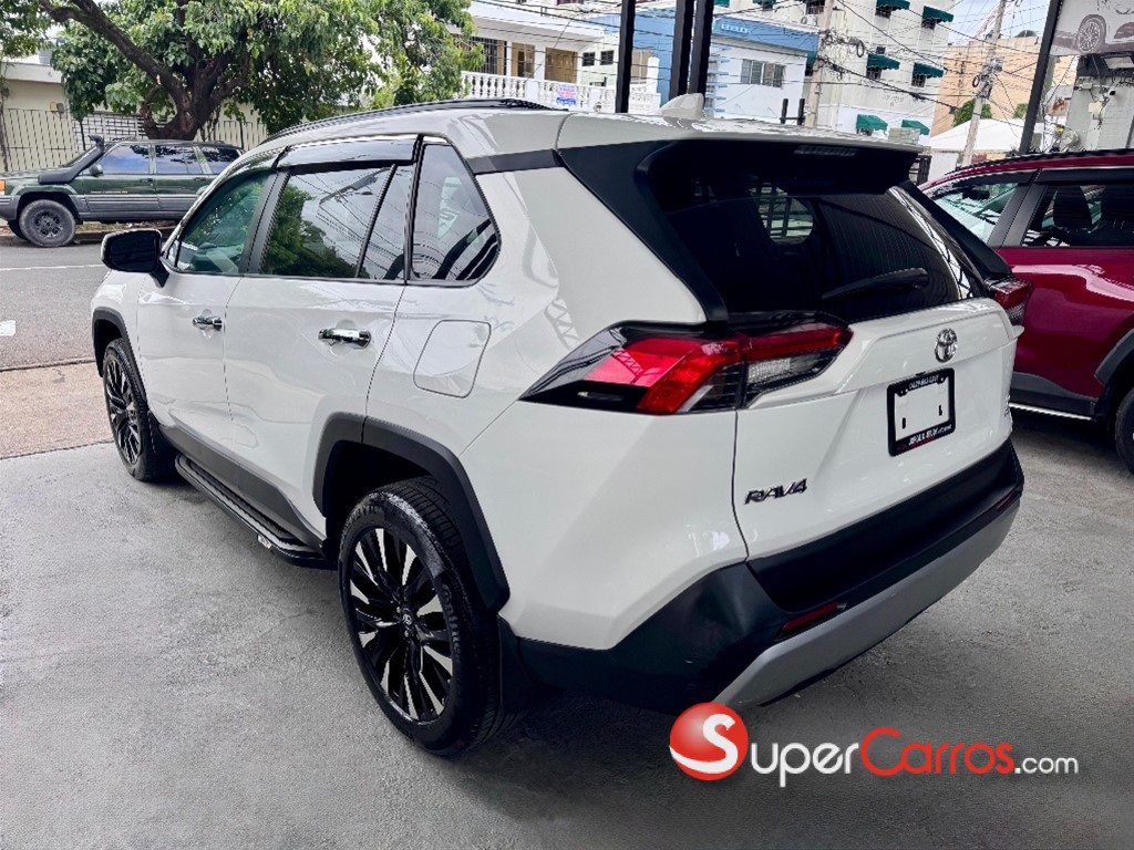 2024 Toyota RAV4 LE PLUS — foto 2 / 10