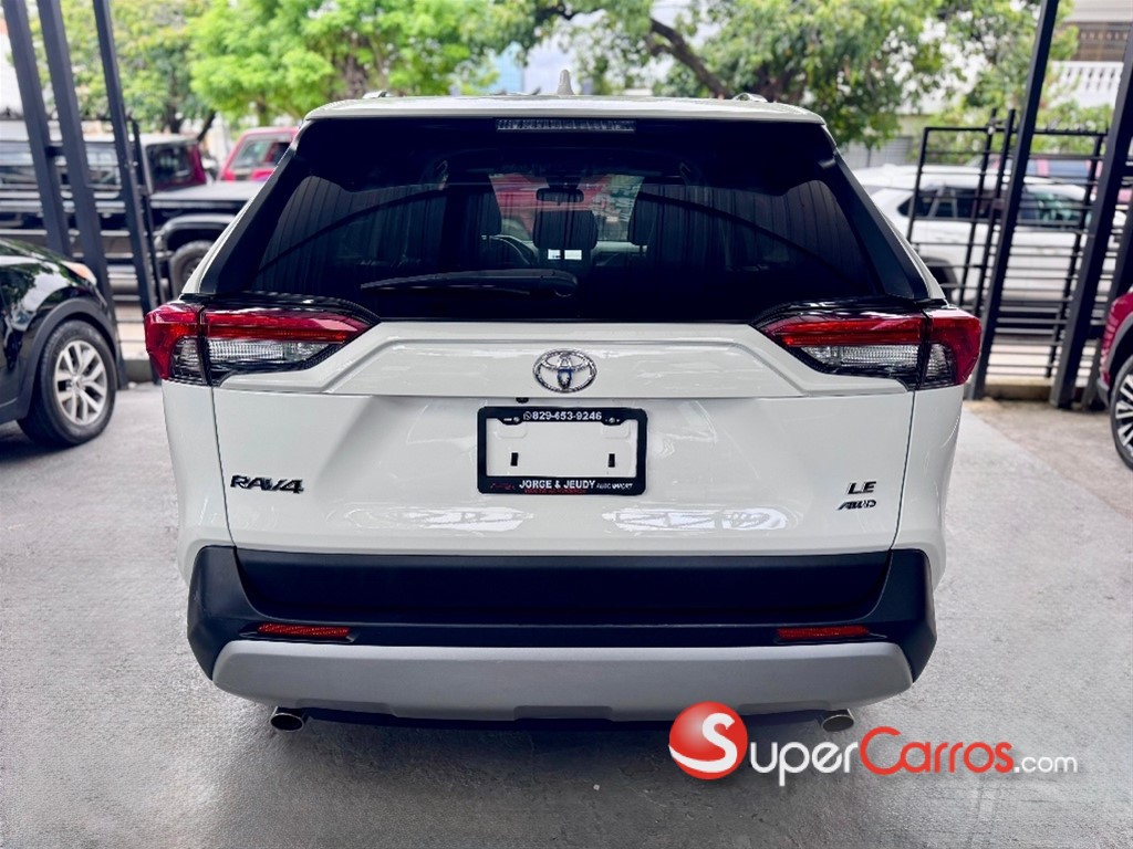 2024 Toyota RAV4 LE PLUS — foto 8 / 10