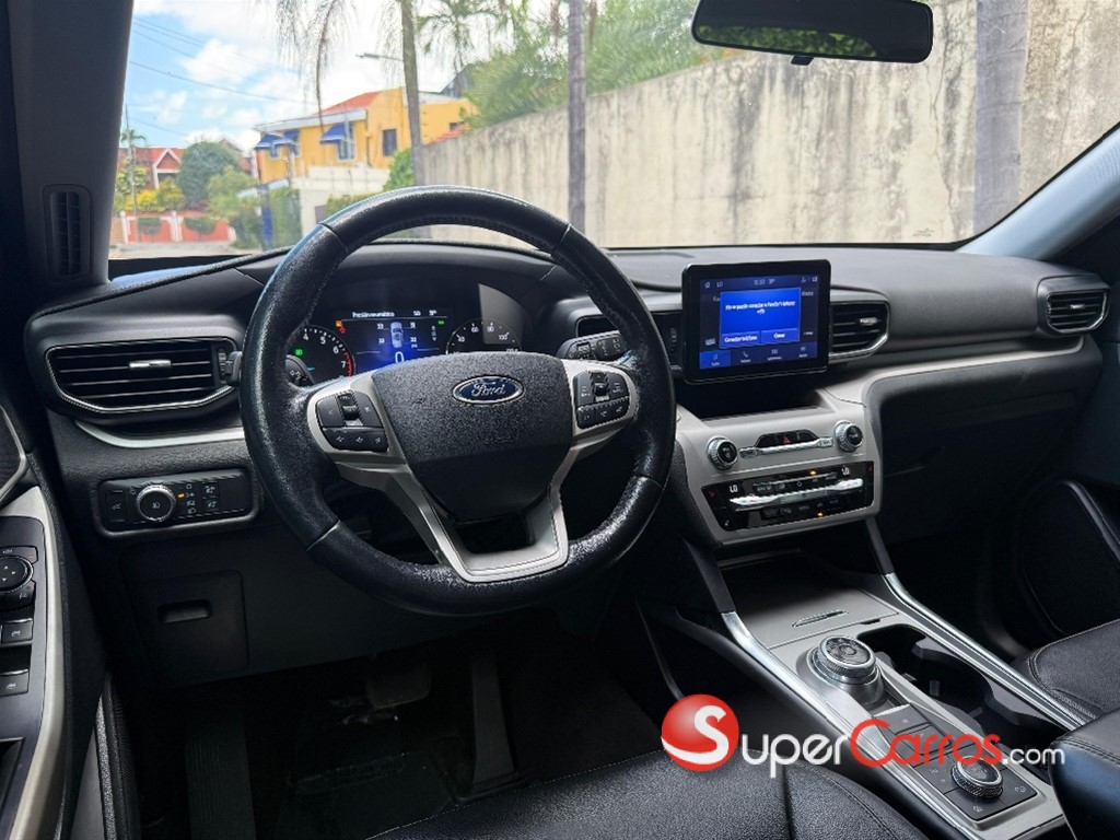 2020 Ford Explorer XLT 4WD — foto 9 / 11