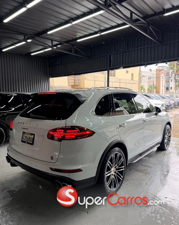 2016 Porsche Cayenne — foto 5 / 12