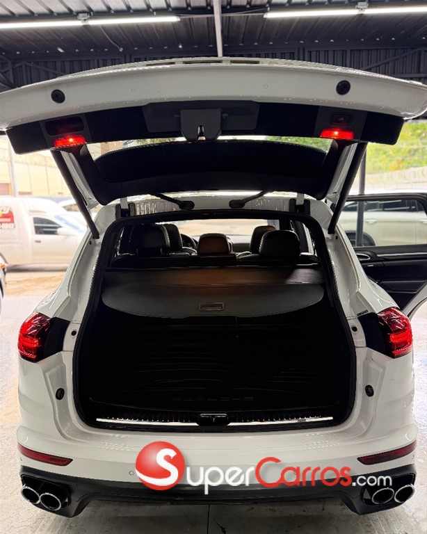 2016 Porsche Cayenne — foto 7 / 12
