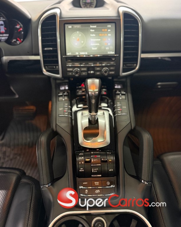 2016 Porsche Cayenne — foto 12 / 12