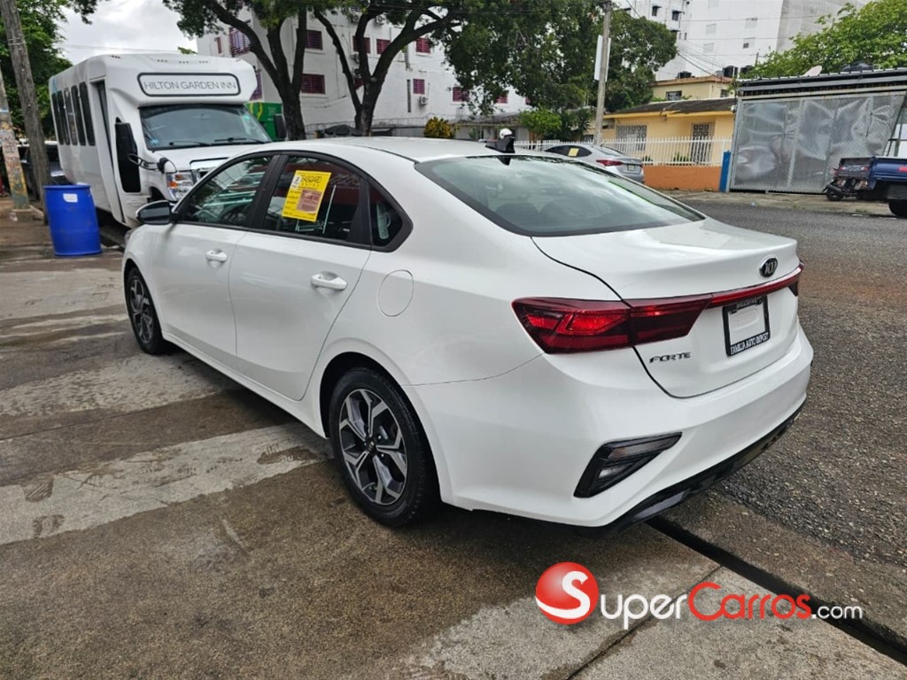 2021 Kia Forte LXS — foto 5 / 10