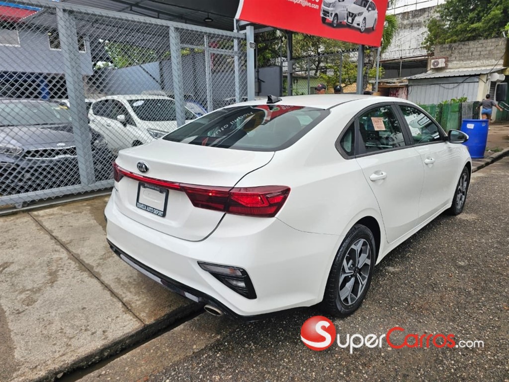 2021 Kia Forte LXS — foto 6 / 10