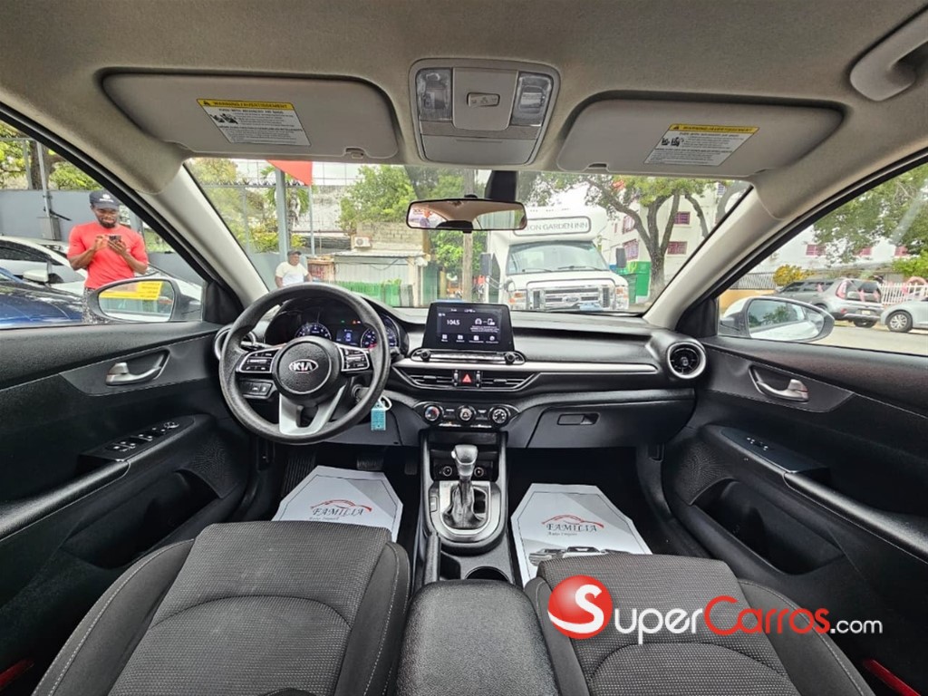 2021 Kia Forte LXS — foto 9 / 10